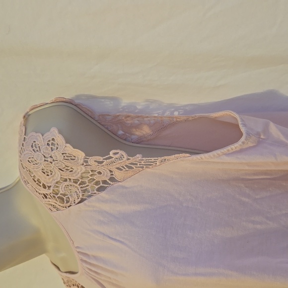 H&M Pink Sleeveless Top with lace shoulders size L - Picture 3 of 4